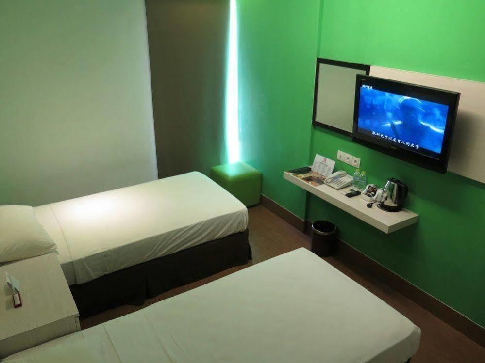 Dragon Inn Kendari Exteriér fotografie