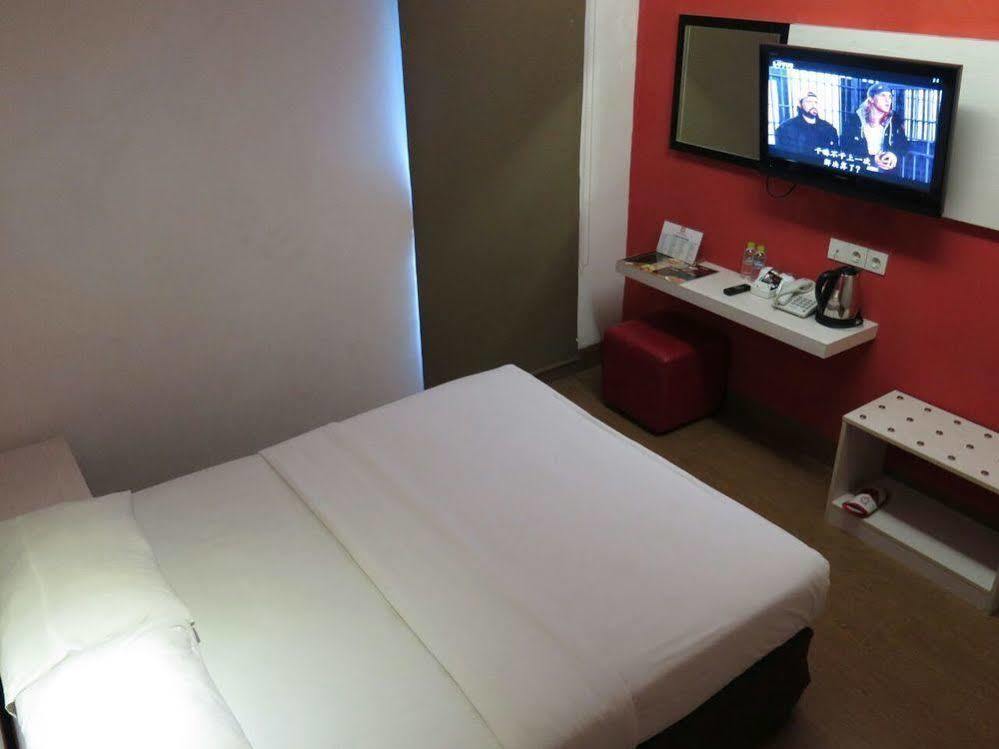 Dragon Inn Kendari Exteriér fotografie