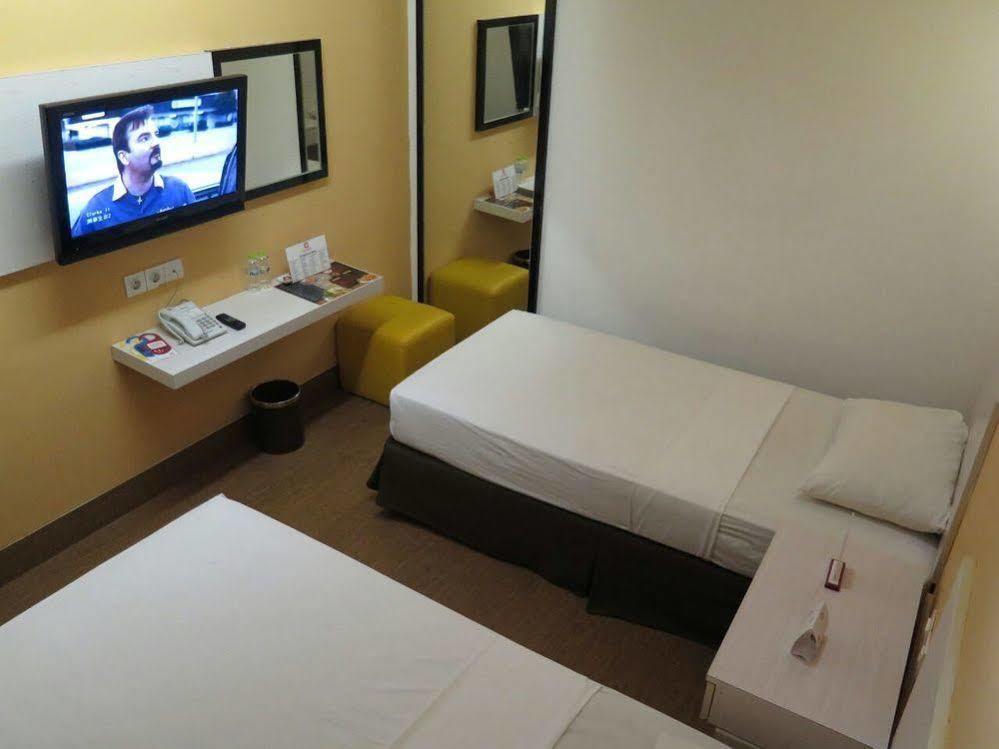 Dragon Inn Kendari Exteriér fotografie